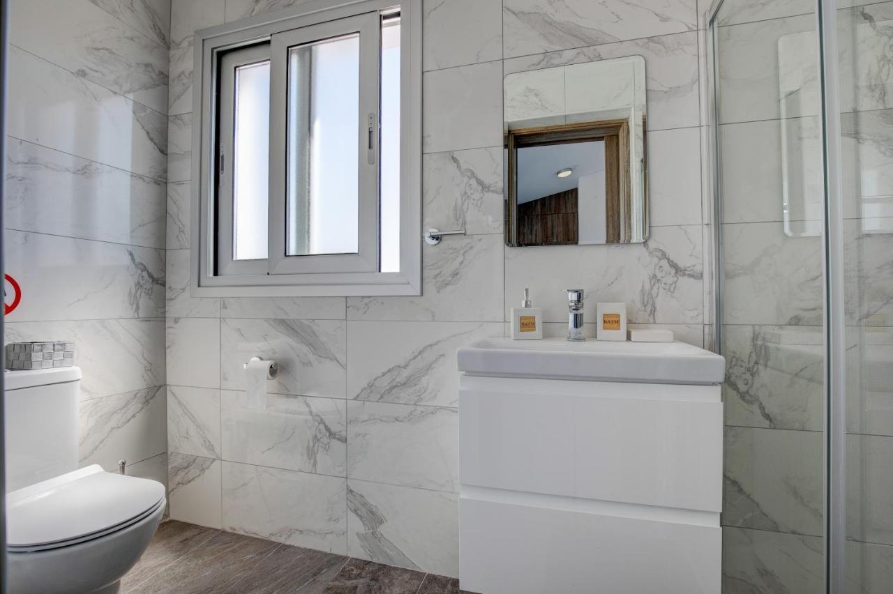 New Luxury 5eagles 5mins From Airport Paphos