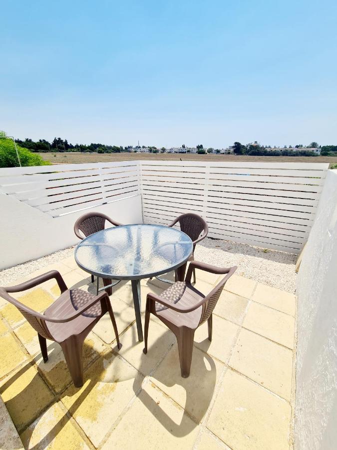 2 Bedroom Townhouse, Close To Harbour, Use Of Onsite Facilities