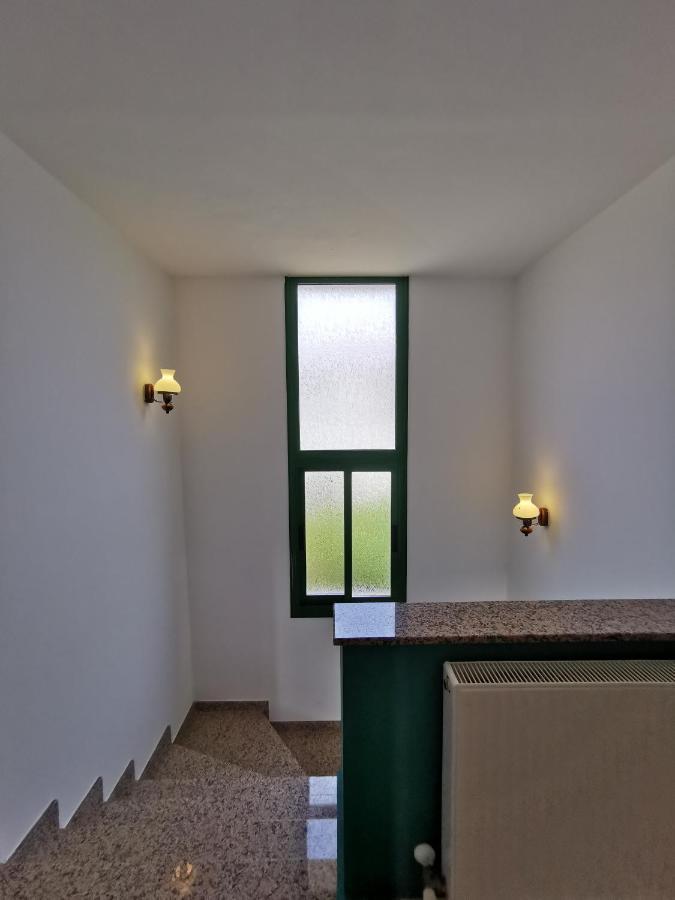 Vaggelis Villa *