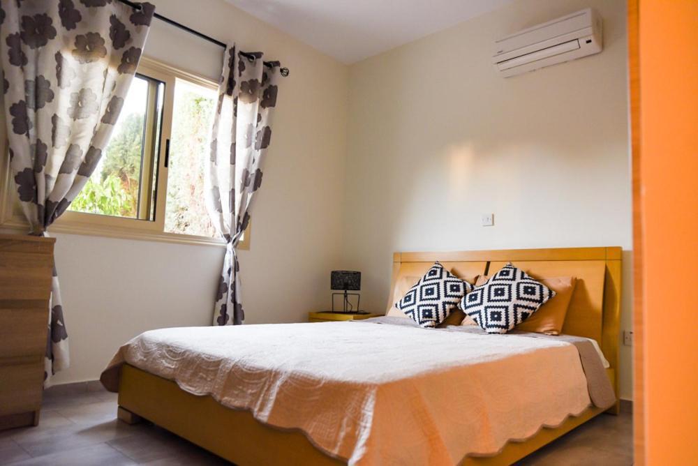 Beautiful Near The Sea And A Large Private Garden Apartment *