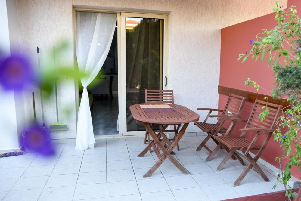 Beautiful Near The Sea And A Large Private Garden Apartment *