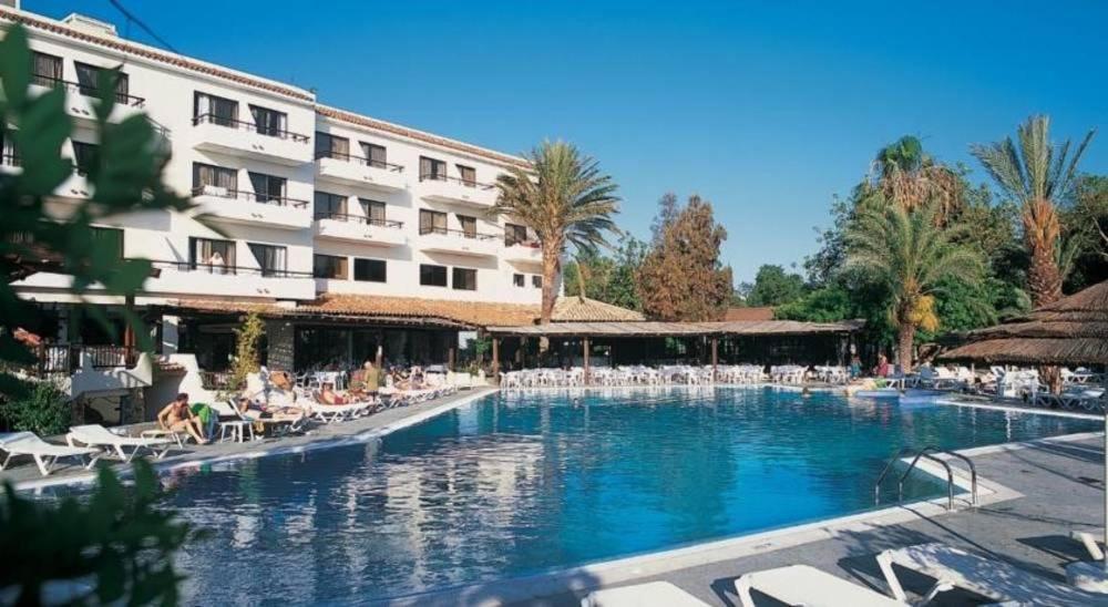2 Bedroom Townhouse, Close To Harbour, Use Of Onsite Facilities Paphos