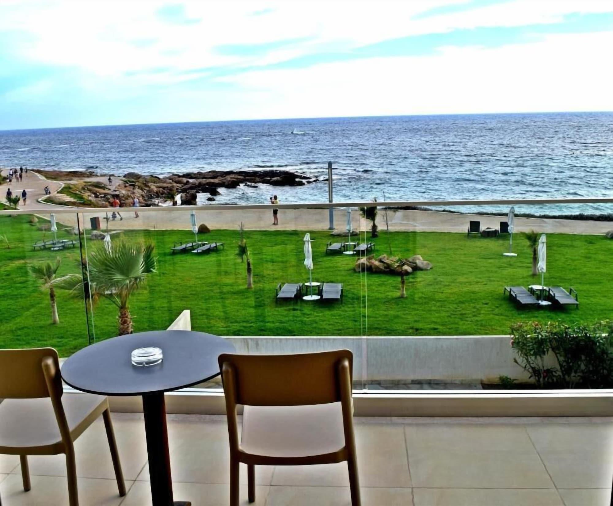 Amphora & 4* Paphos