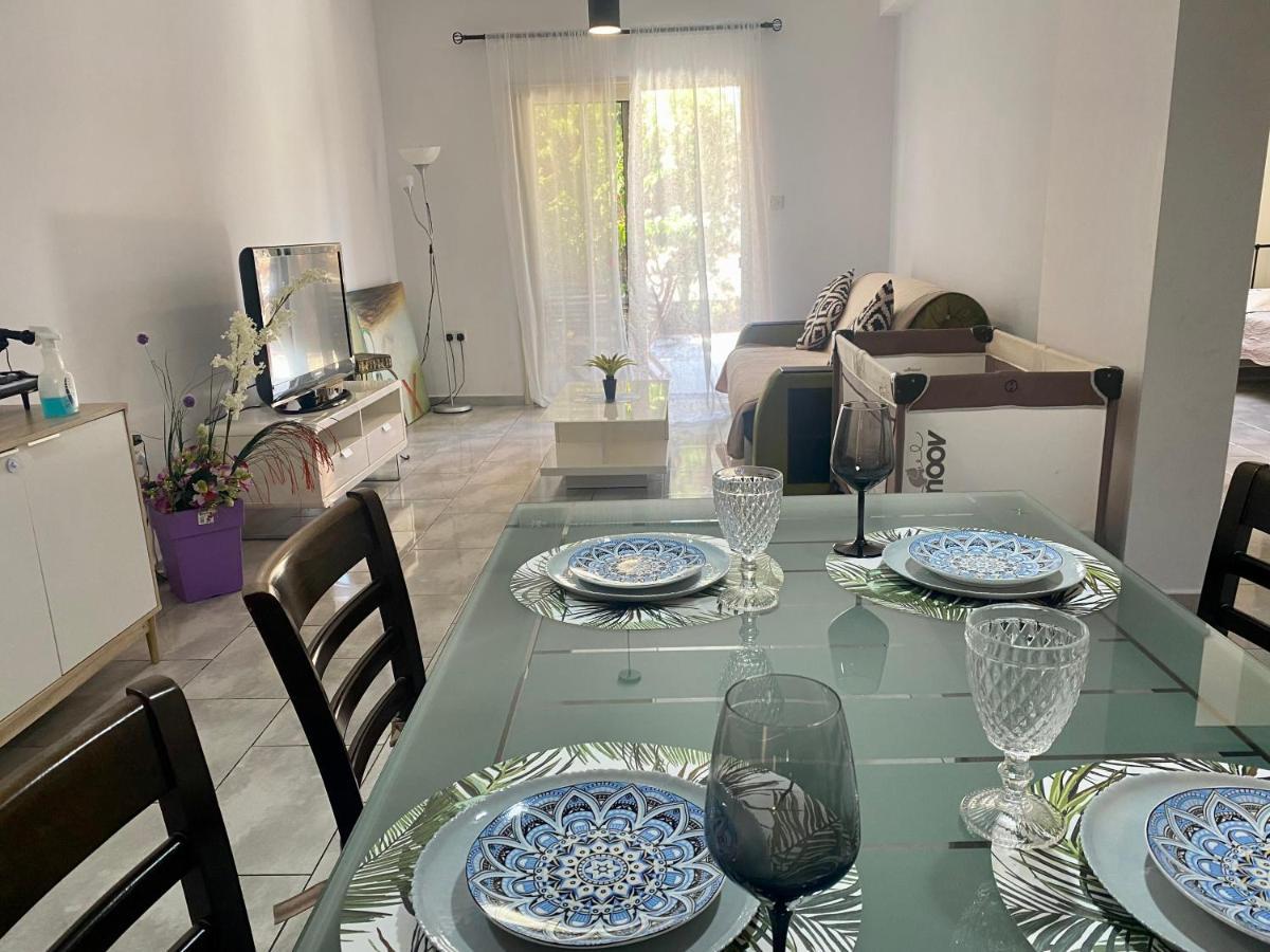 Beautiful Near The Sea And A Large Private Garden Paphos