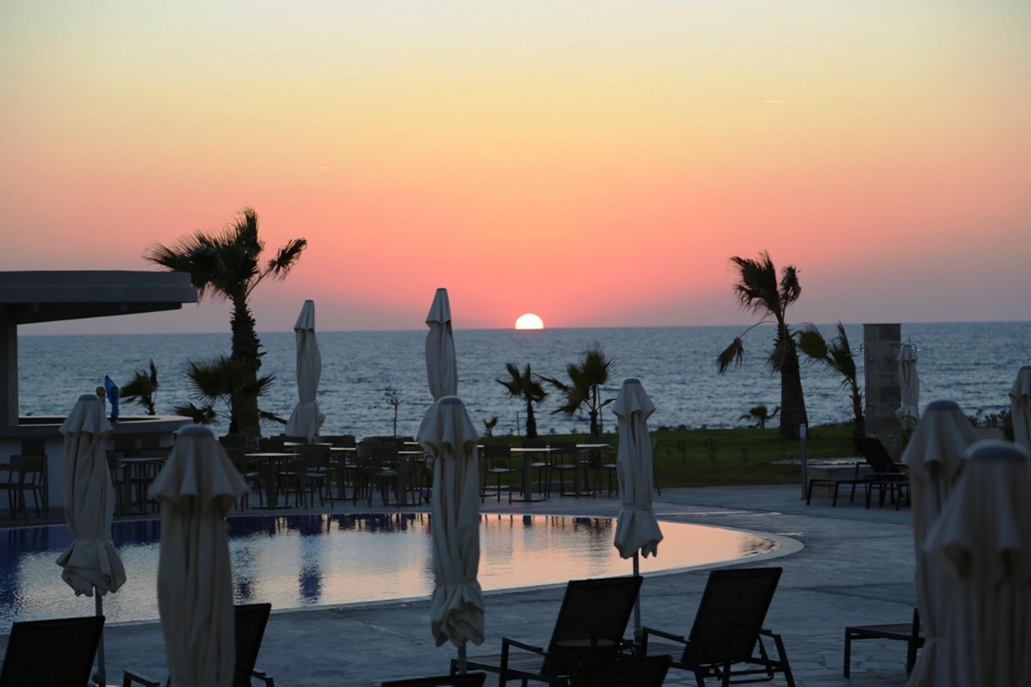 Amphora & 4* Paphos