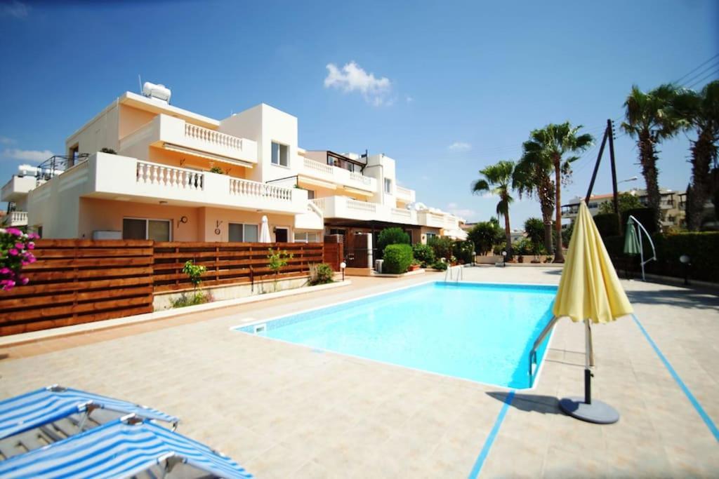 Apartment Pool-side 2 Bedroom In Paphos