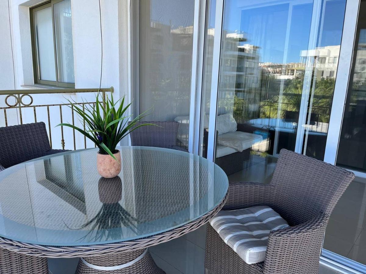 Apartment Sea View 2 Bedroom 400m From Sandy Beach