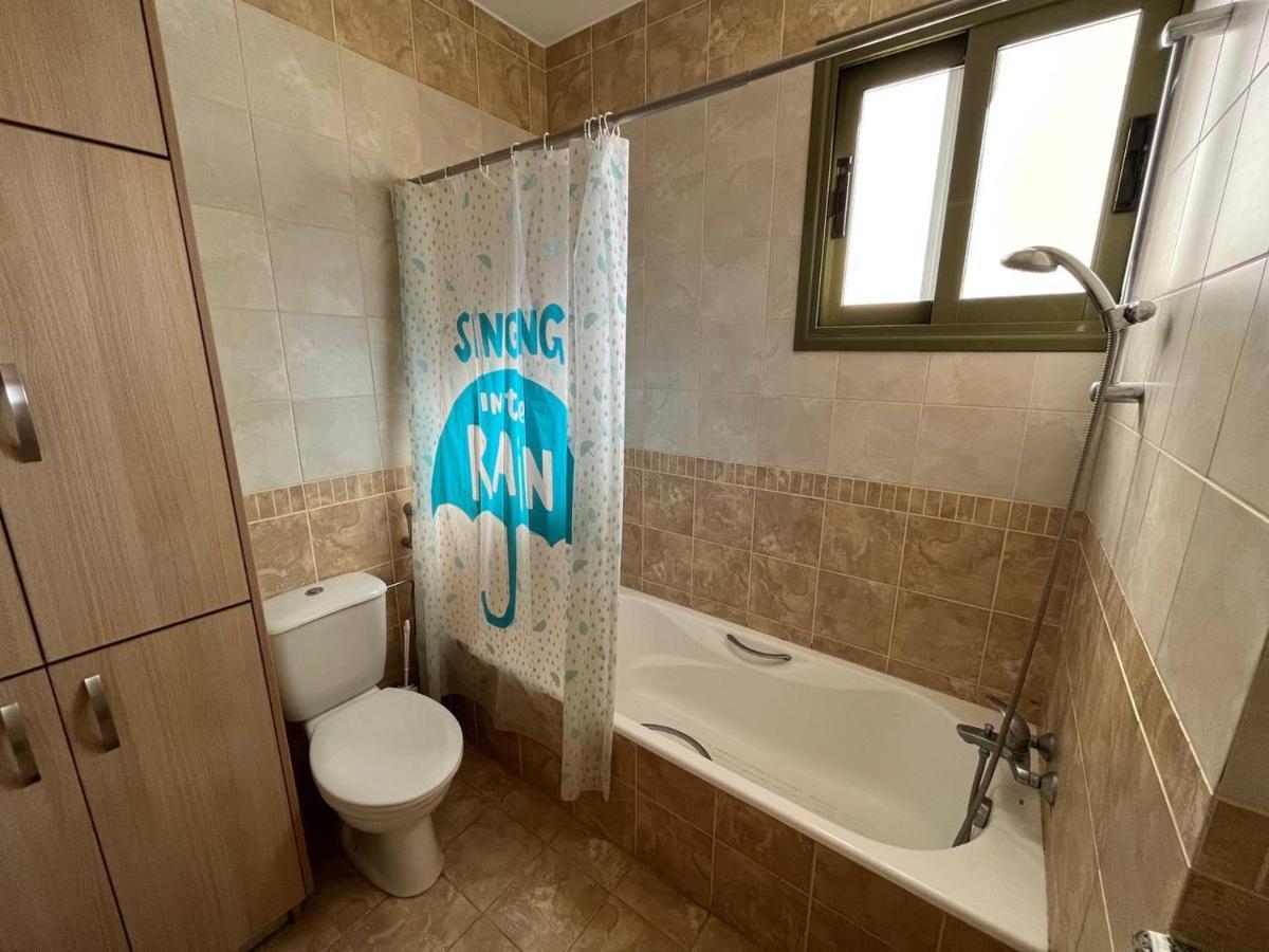 Sea View 2 Bedroom 400m From Sandy Beach Apartment Paphos