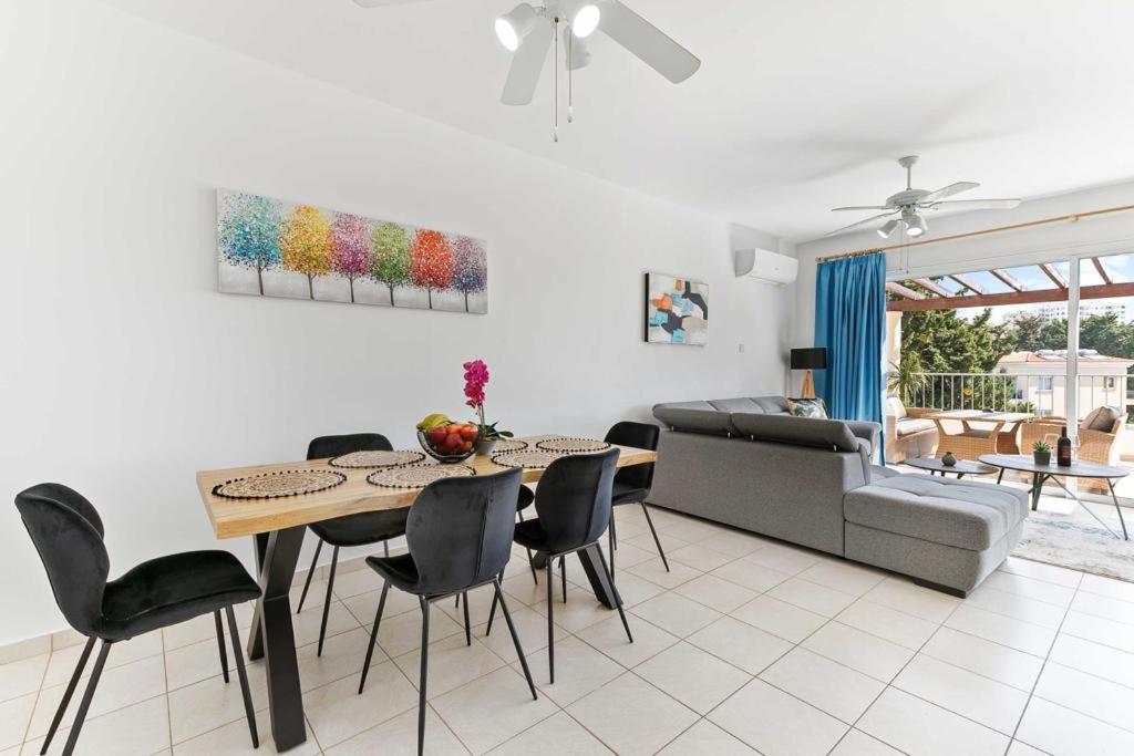 Penthouse Carina * Paphos