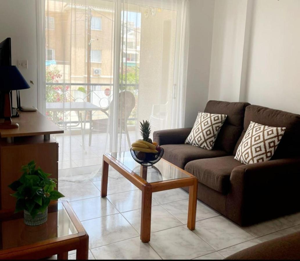 Joanne's Lovely 2 Bedroom Apt. Paphos