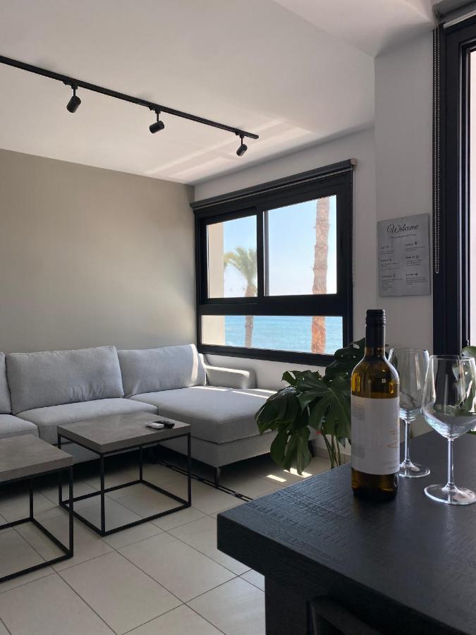 Sea La Vie #1 - Luxury Seaview Apartment Paphos