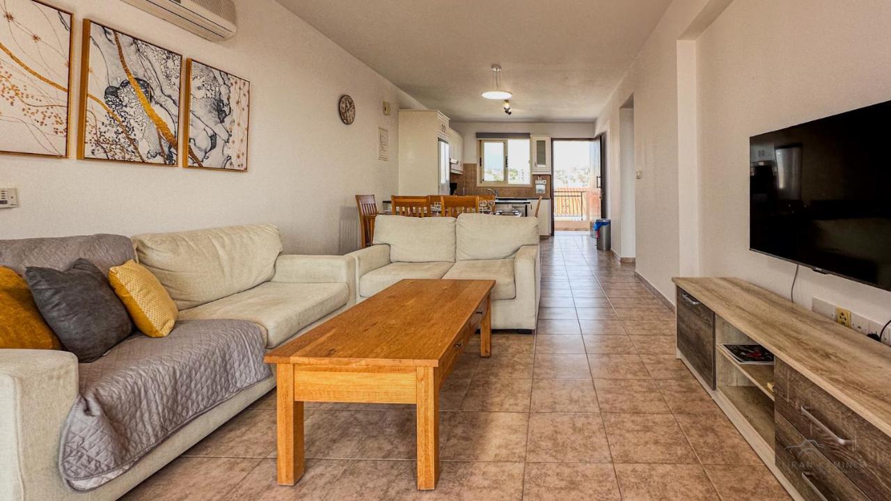 Royal Seacrest Crown-jewel, 2b, Pools, Sea, Center Apartment *