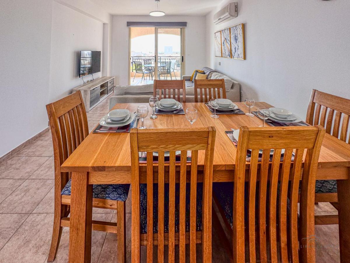 Royal Seacrest Crown-jewel, 2b, Pools, Sea, Center Apartment *
