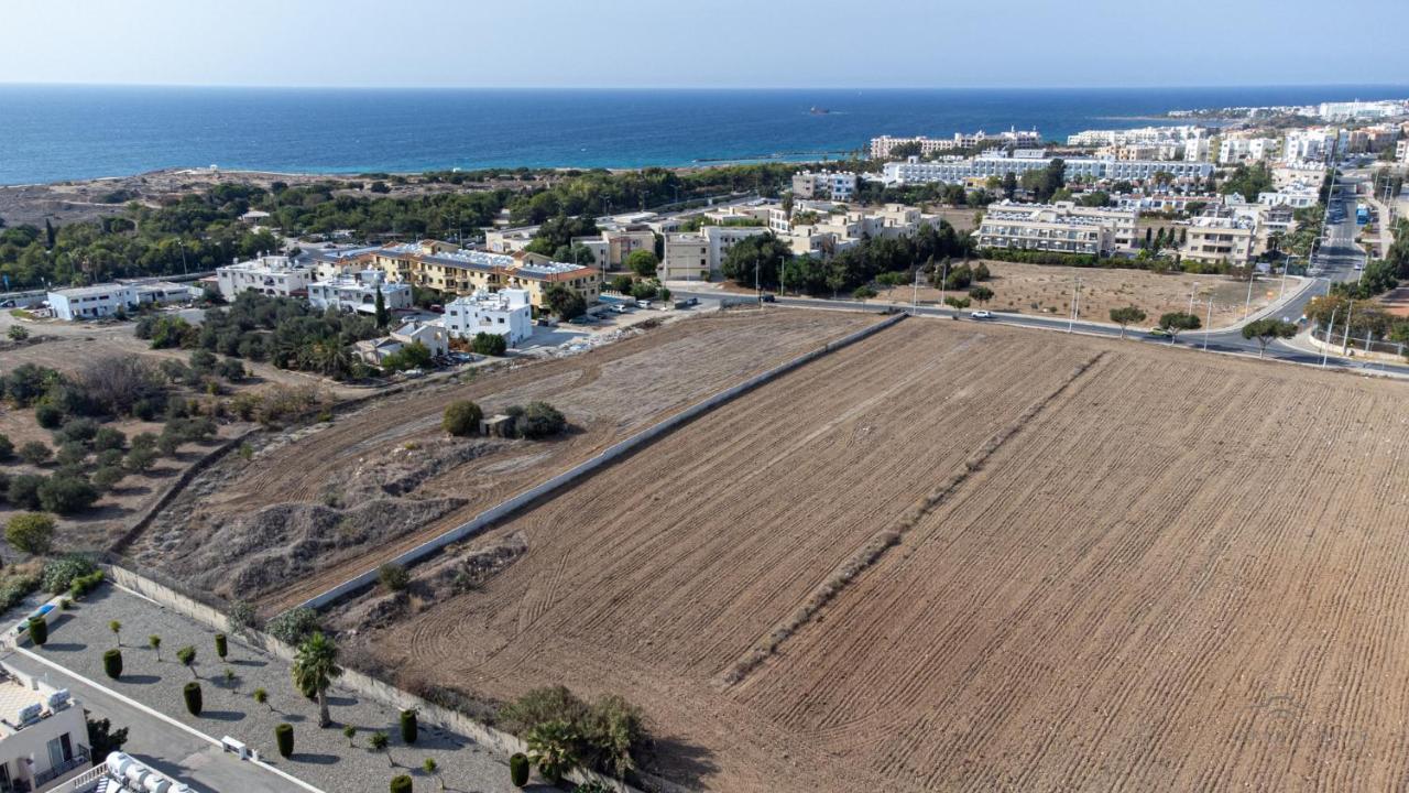 Apartment Royal Seacrest Crown-jewel, 2b, Pools, Sea, Center