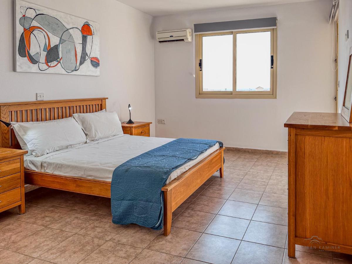 Royal Seacrest Crown-jewel, 2b, Pools, Sea, Center * Paphos