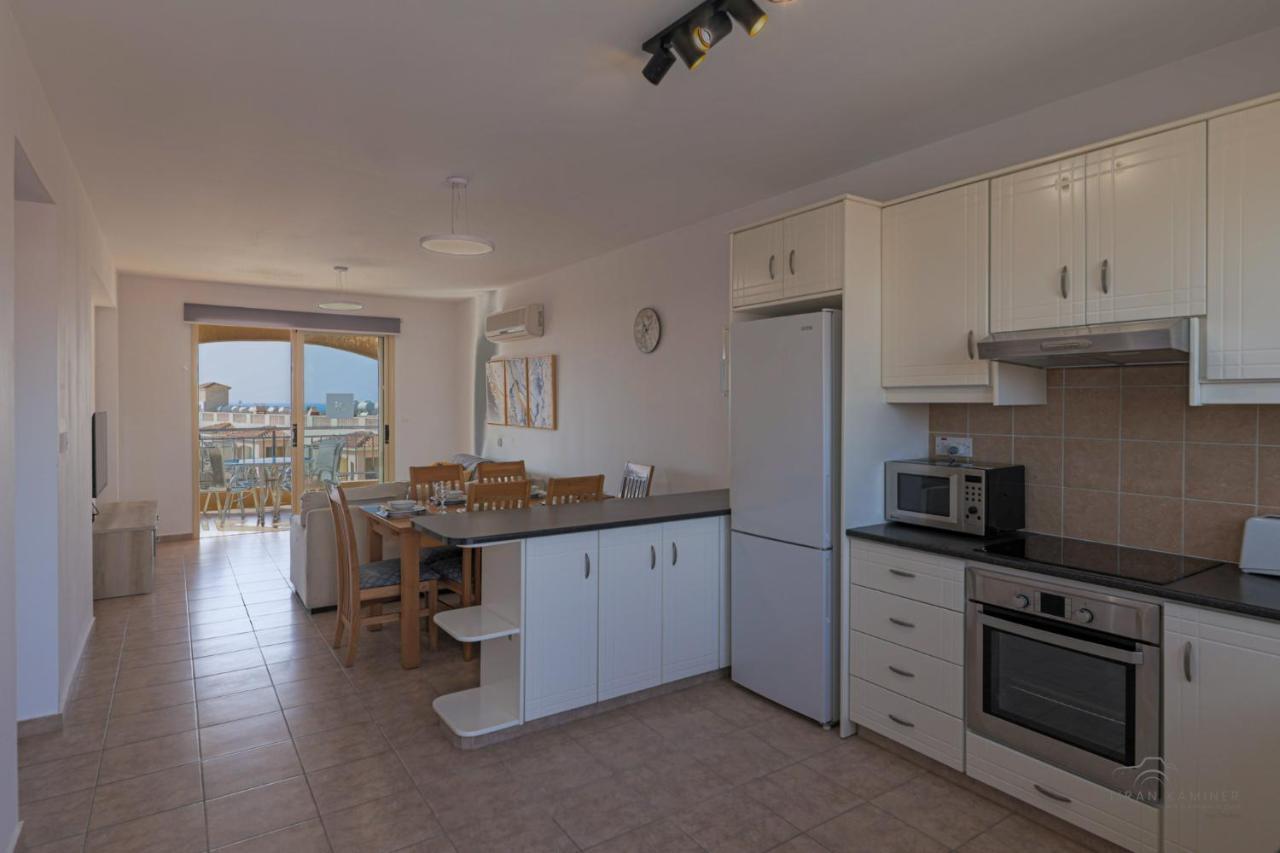 Royal Seacrest Crown-jewel, 2b, Pools, Sea, Center Apartment *