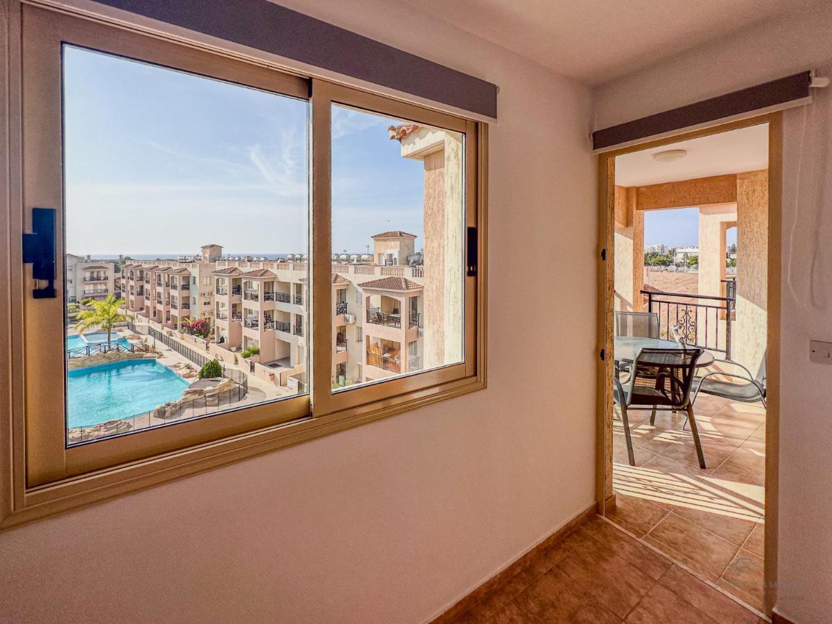 Royal Seacrest Crown-jewel, 2b, Pools, Sea, Center *