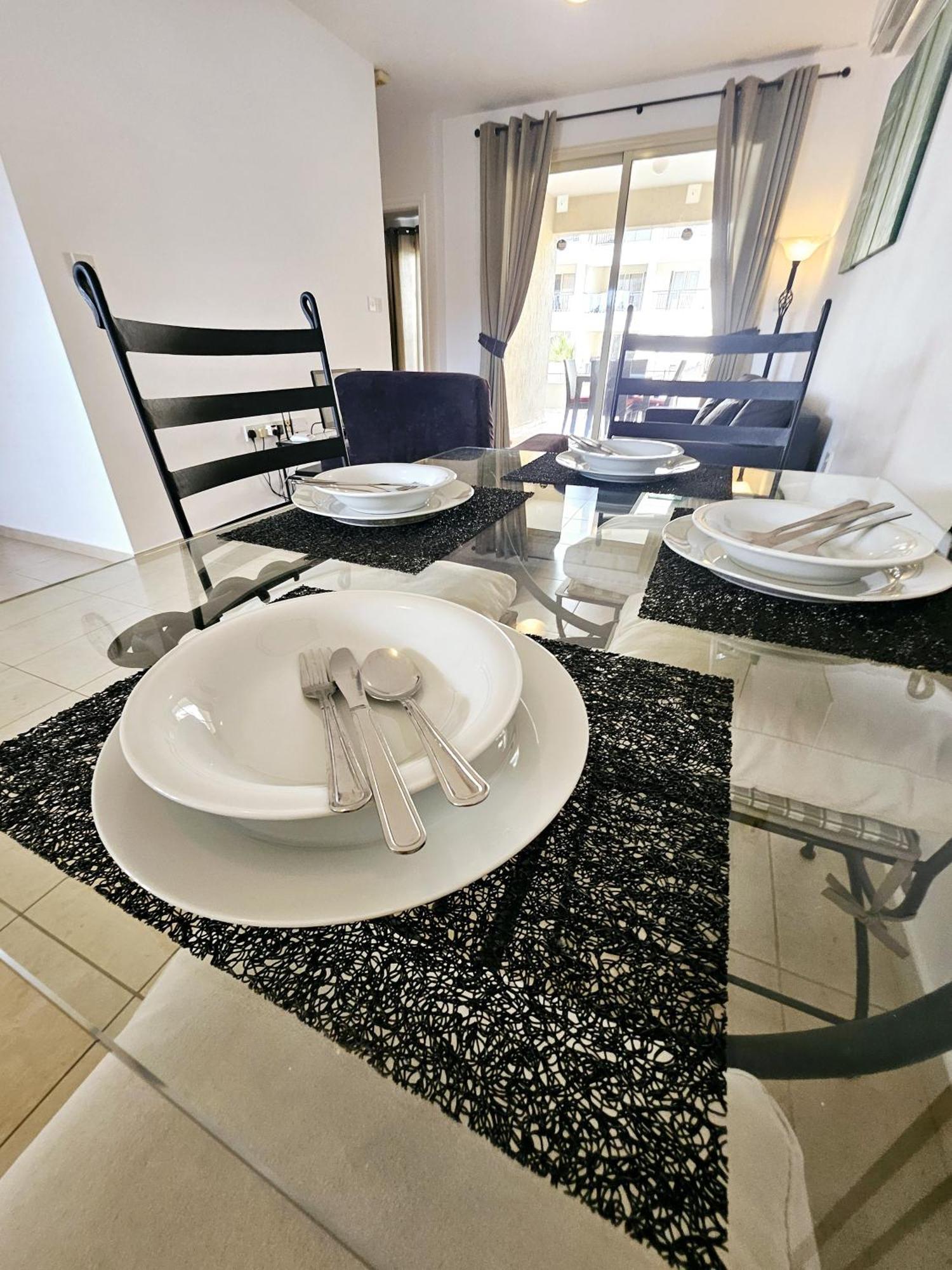 Apartamento Delightful Poolside *