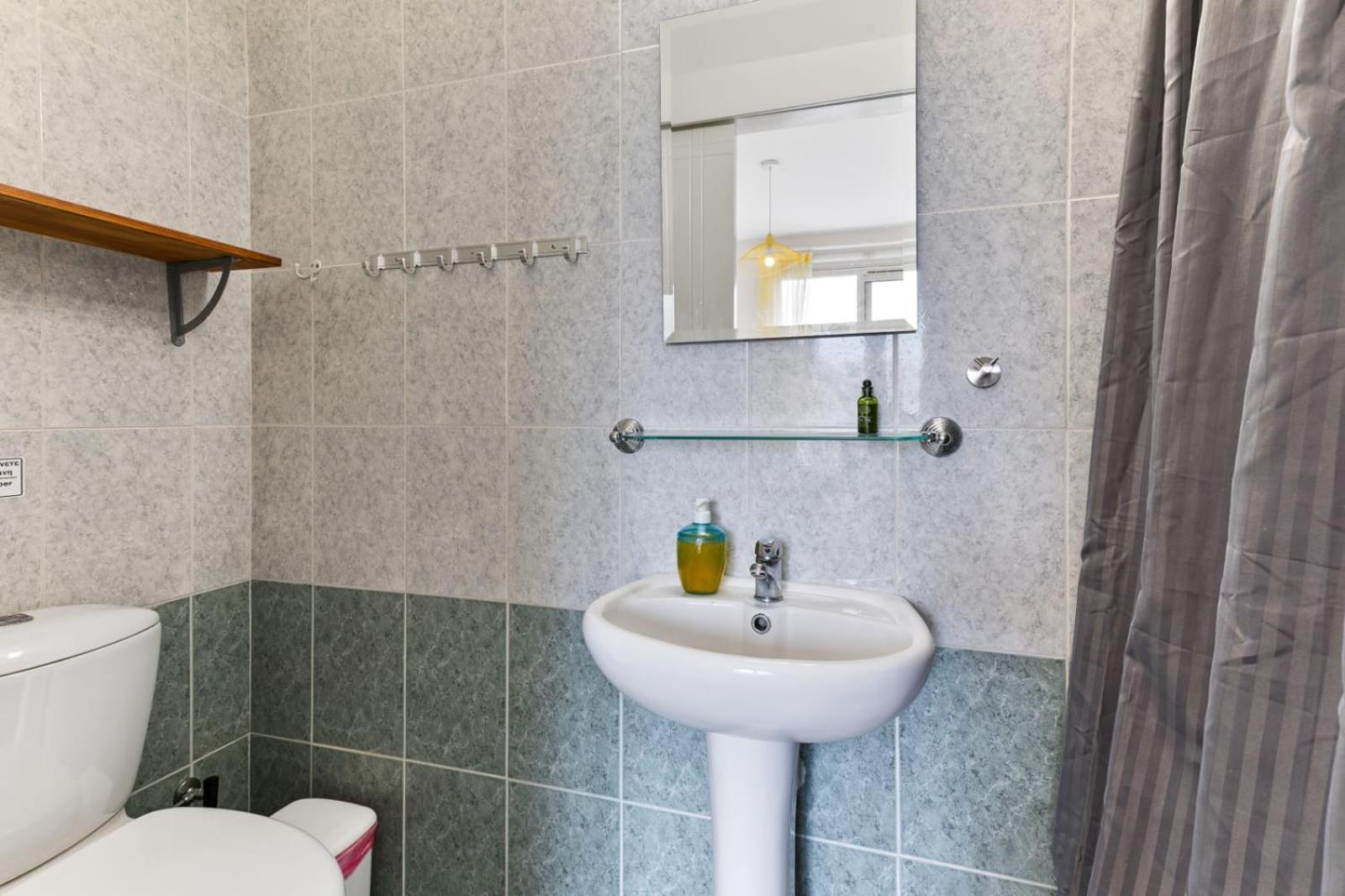 Sunny View - A Stunning With Private Rooftop Holiday park *