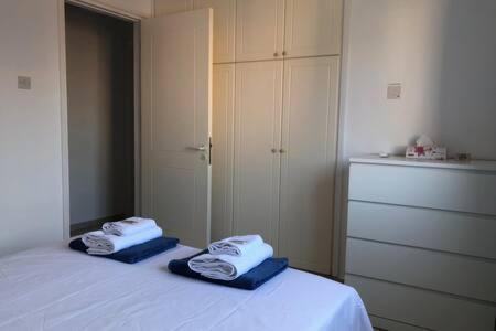 Limnaria - Luxurious, Spacious 3 Bed With Pool Views Apartment