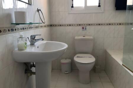 Apartment Limnaria - Luxurious, Spacious 3 Bed With Pool Views