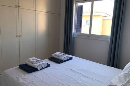 Limnaria - Luxurious, Spacious 3 Bed With Pool Views Paphos
