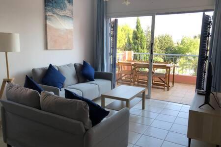 Limnaria - Luxurious, Spacious 3 Bed With Pool Views Apartment *