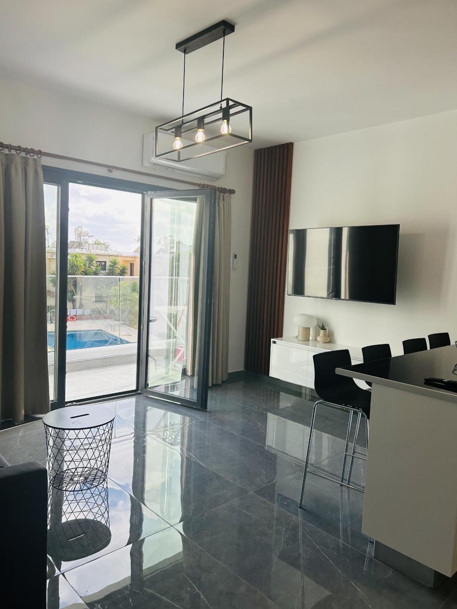 Ermis Sunset Apartment
