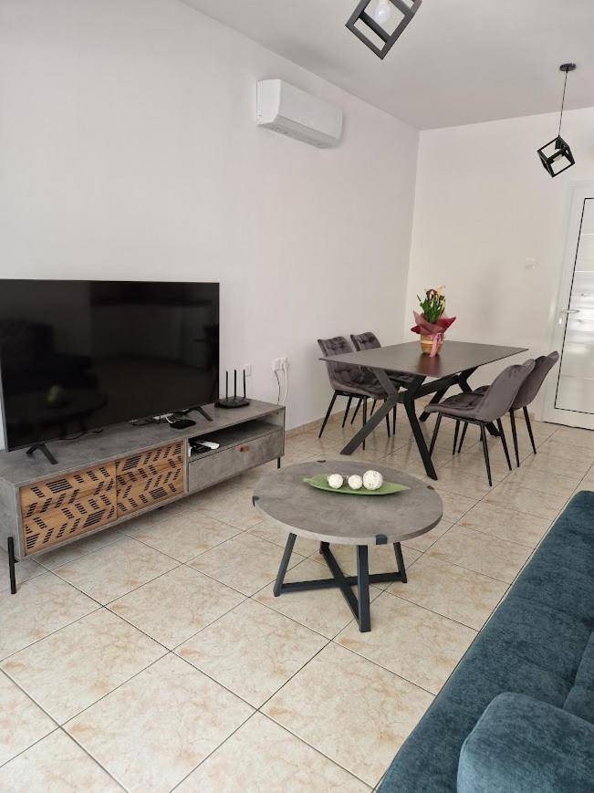 Laertis - By Imh Travel & Tours Apartment