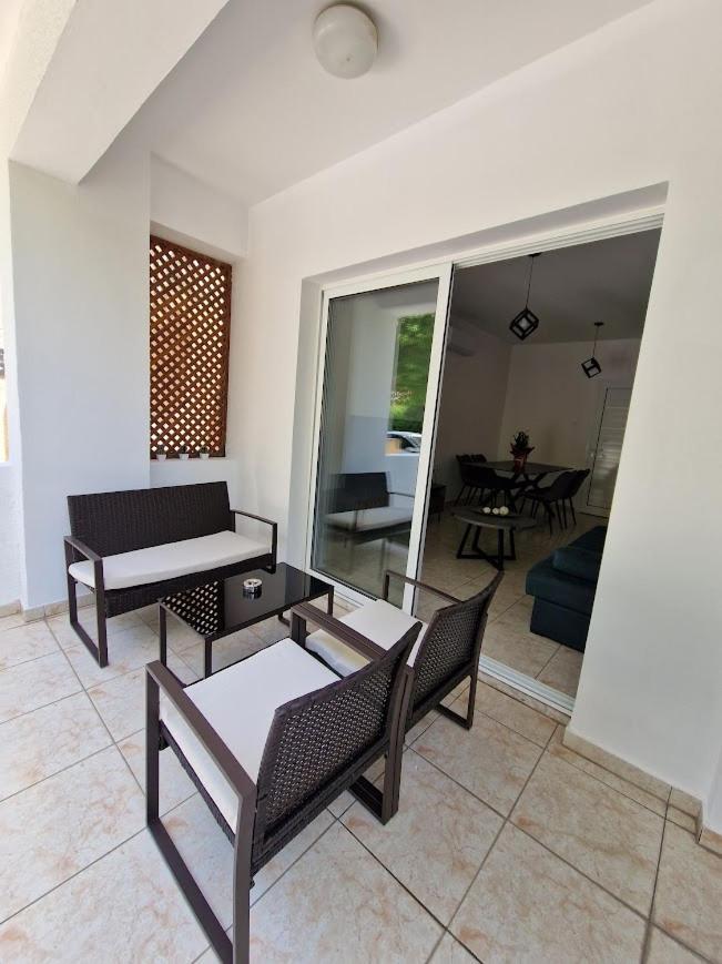 Laertis - By Imh Travel & Tours Paphos