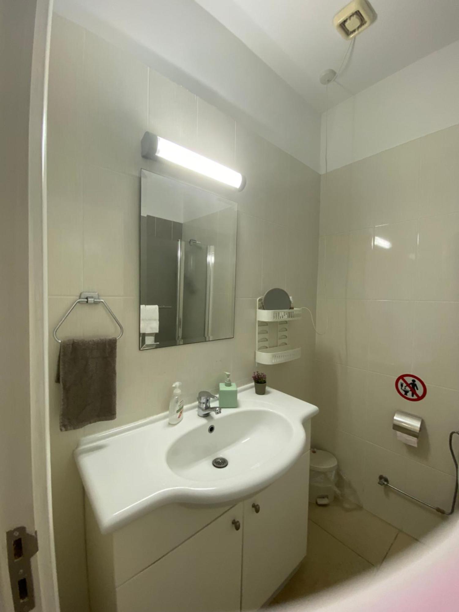 Elysia Park 2 Bedroom And Garden Apartment *