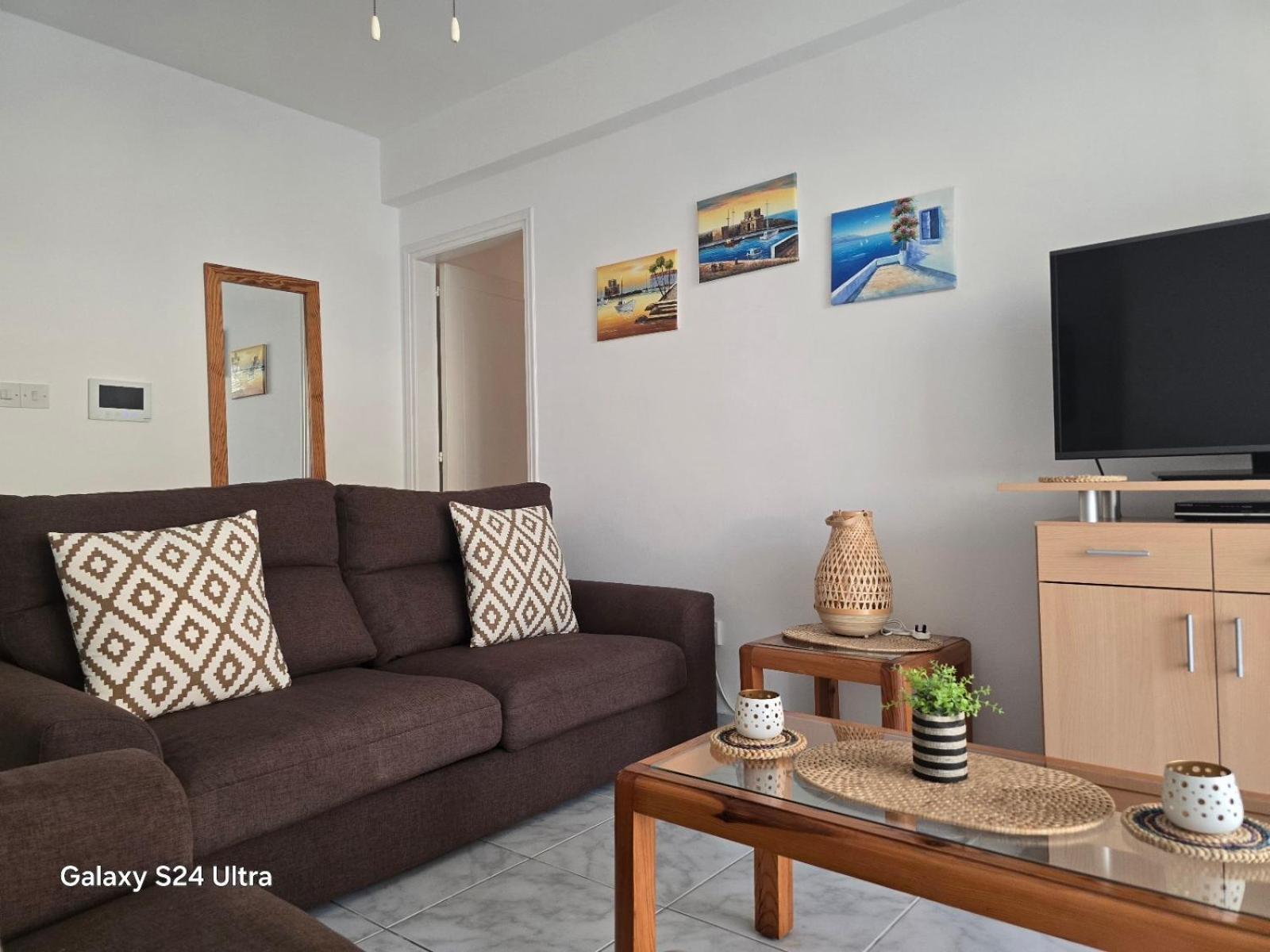 Joanne's Lovely 2 Bedroom Apt. Paphos
