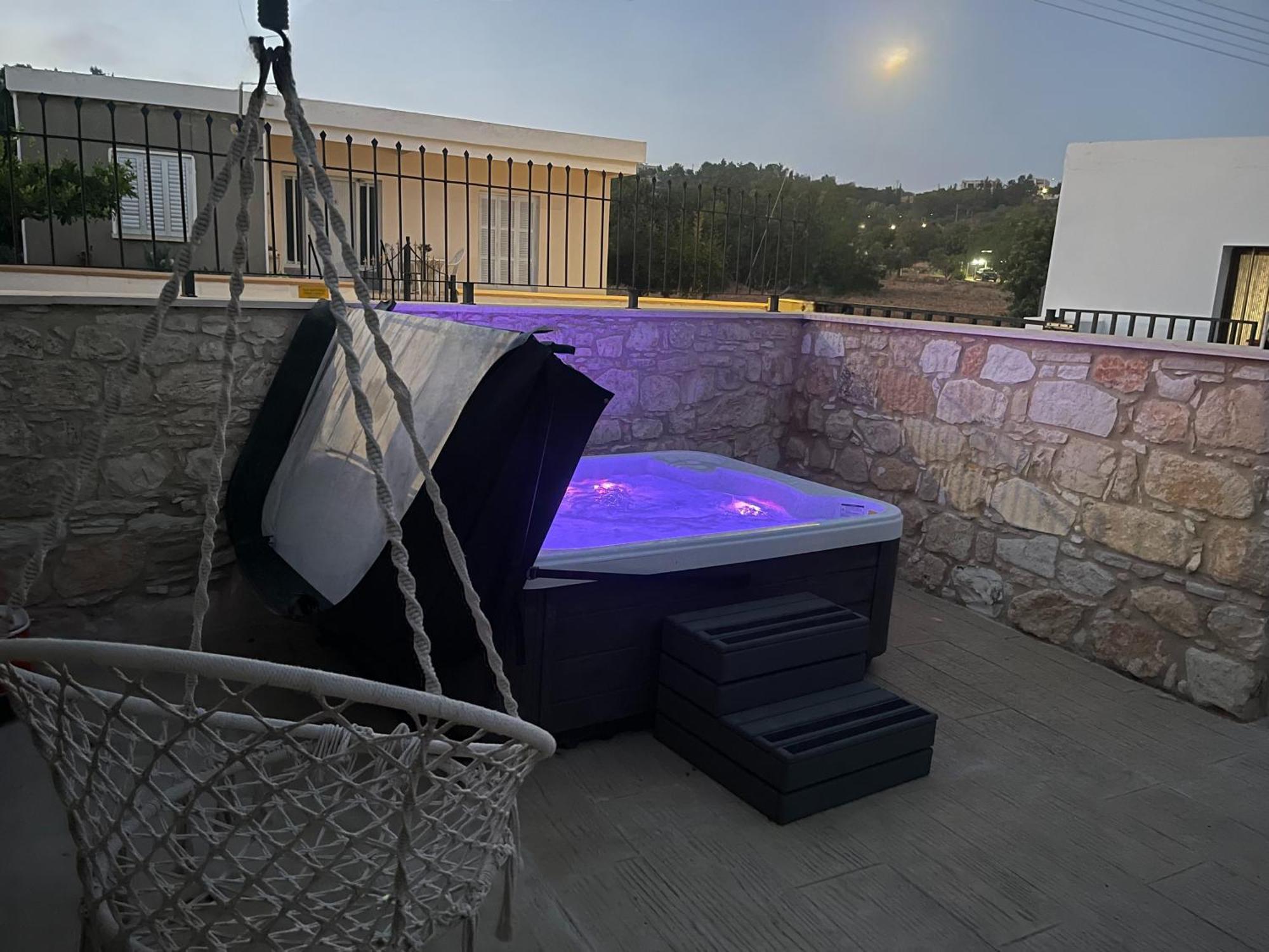Phaedrus Living: Luxury Stone House Armou Holiday home