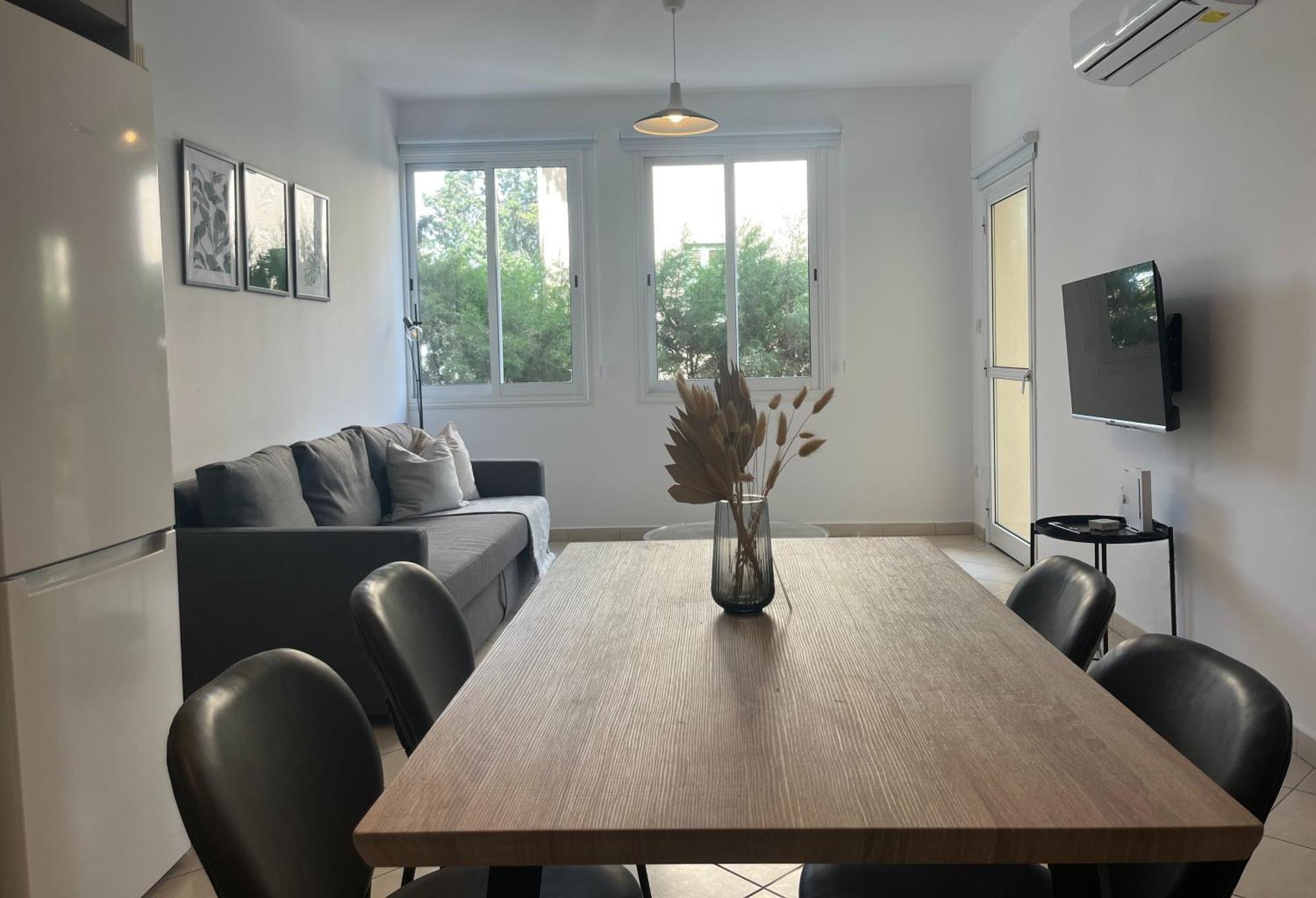 Apartment Phaedrus Living Vibe