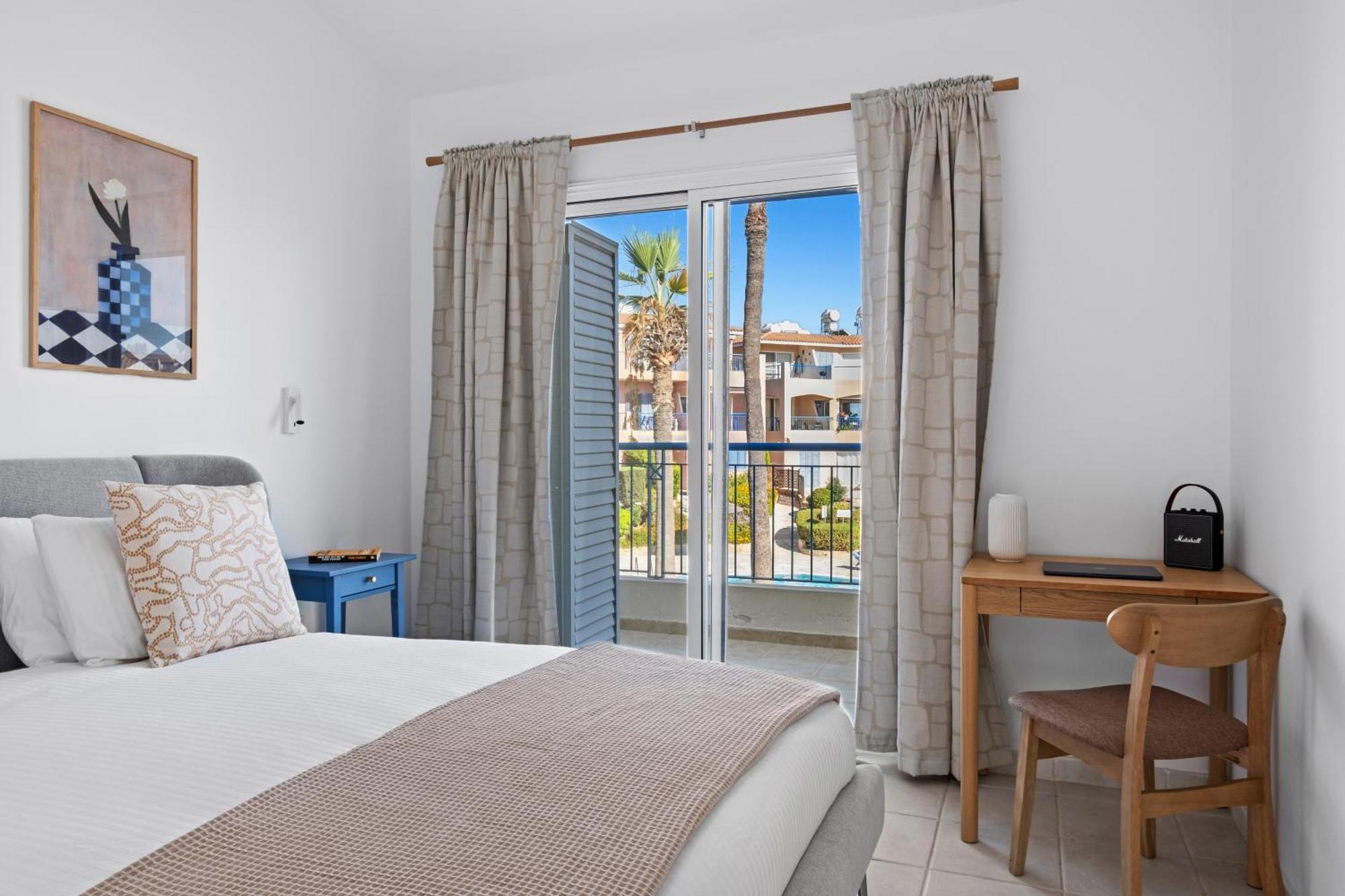 Chic Oasis Poolside By Nomads Apartment Paphos