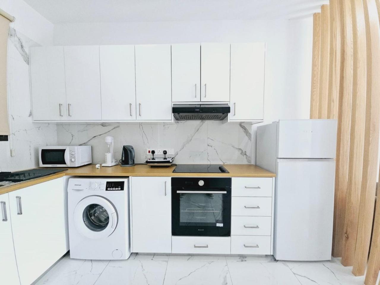 Apartment Sea Side In Kato Paphos