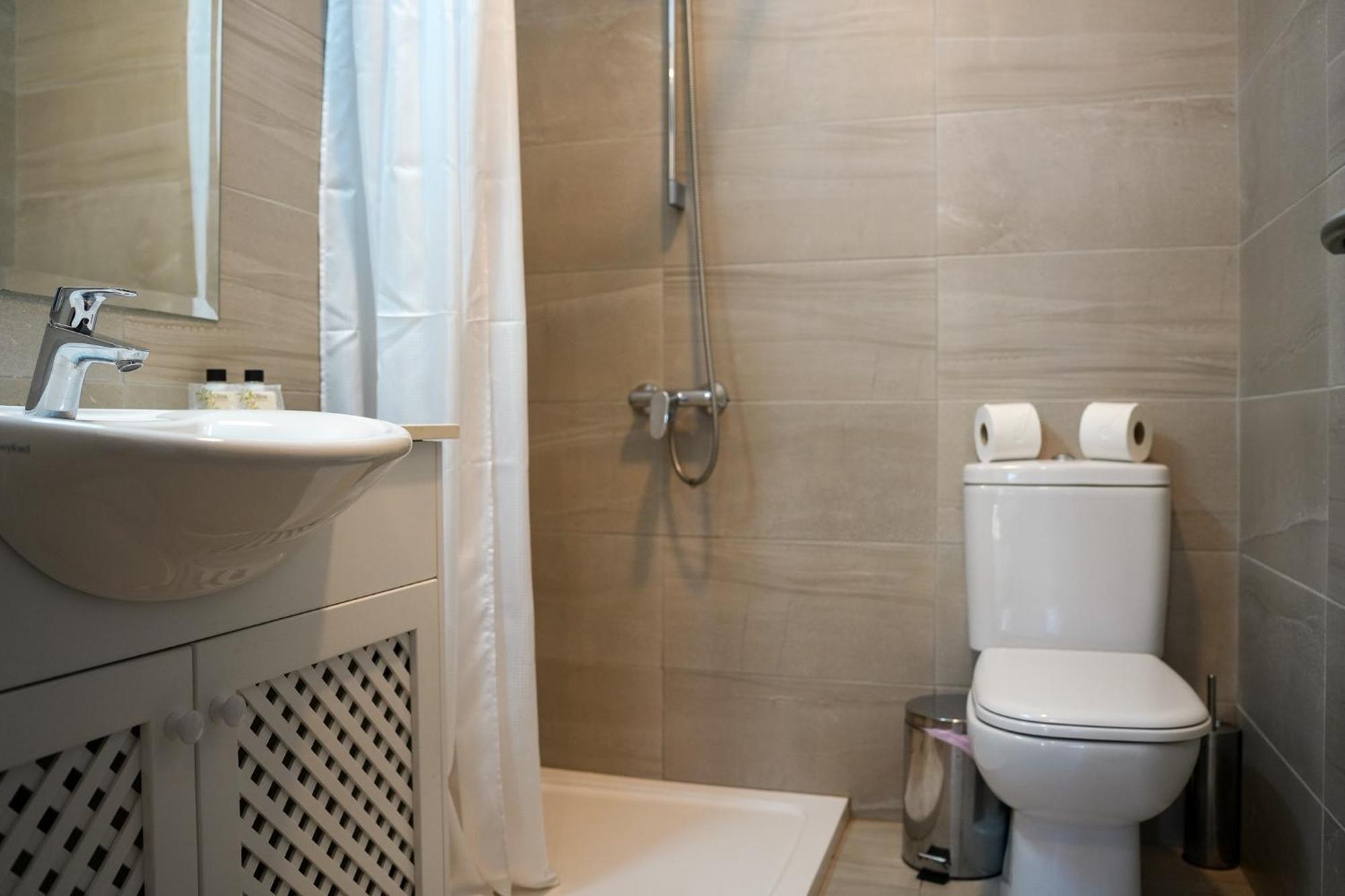 Resitour - Aphrodite Gardens Apartment *