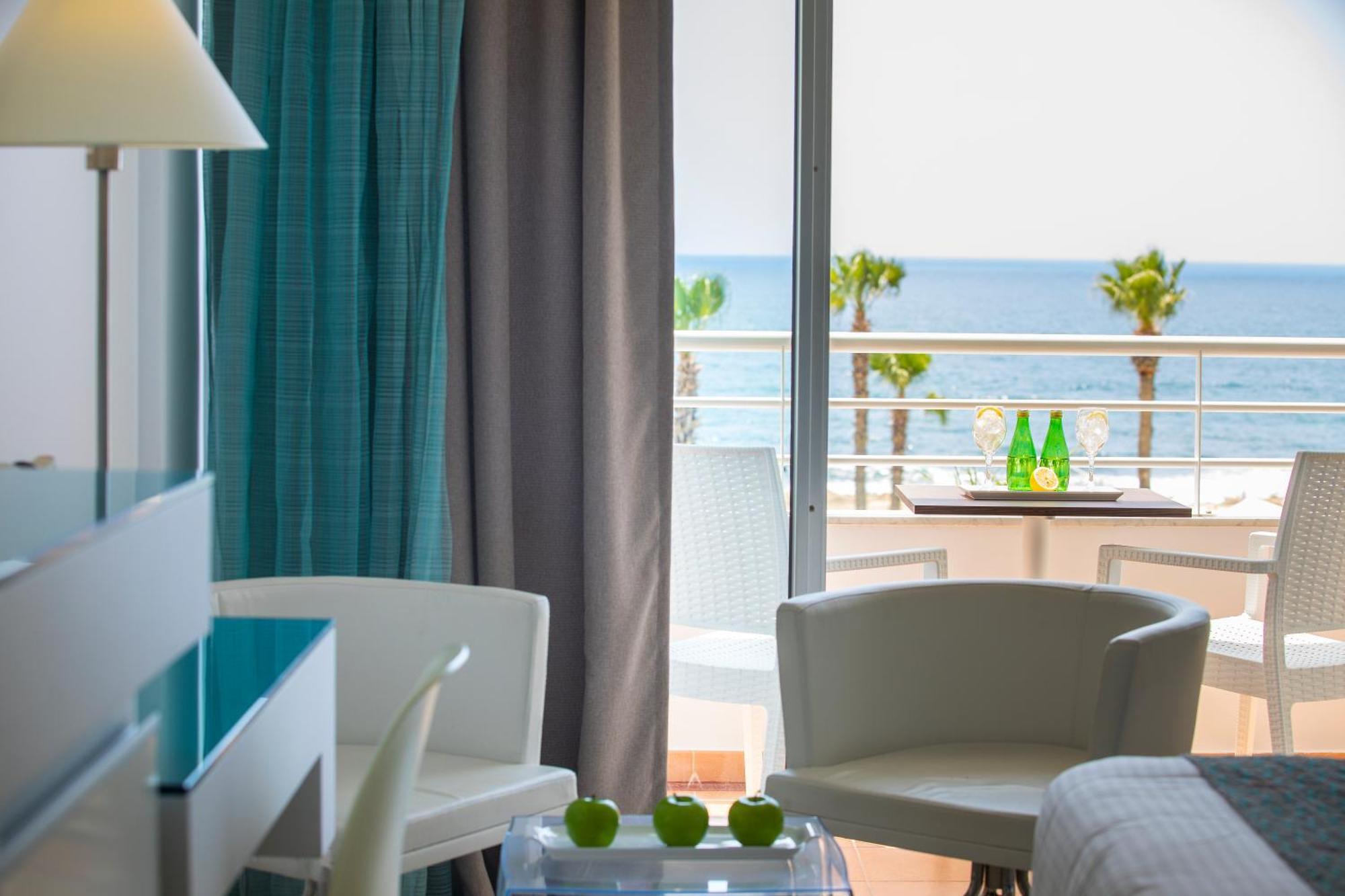 Leonardo Cypria Bay 4*