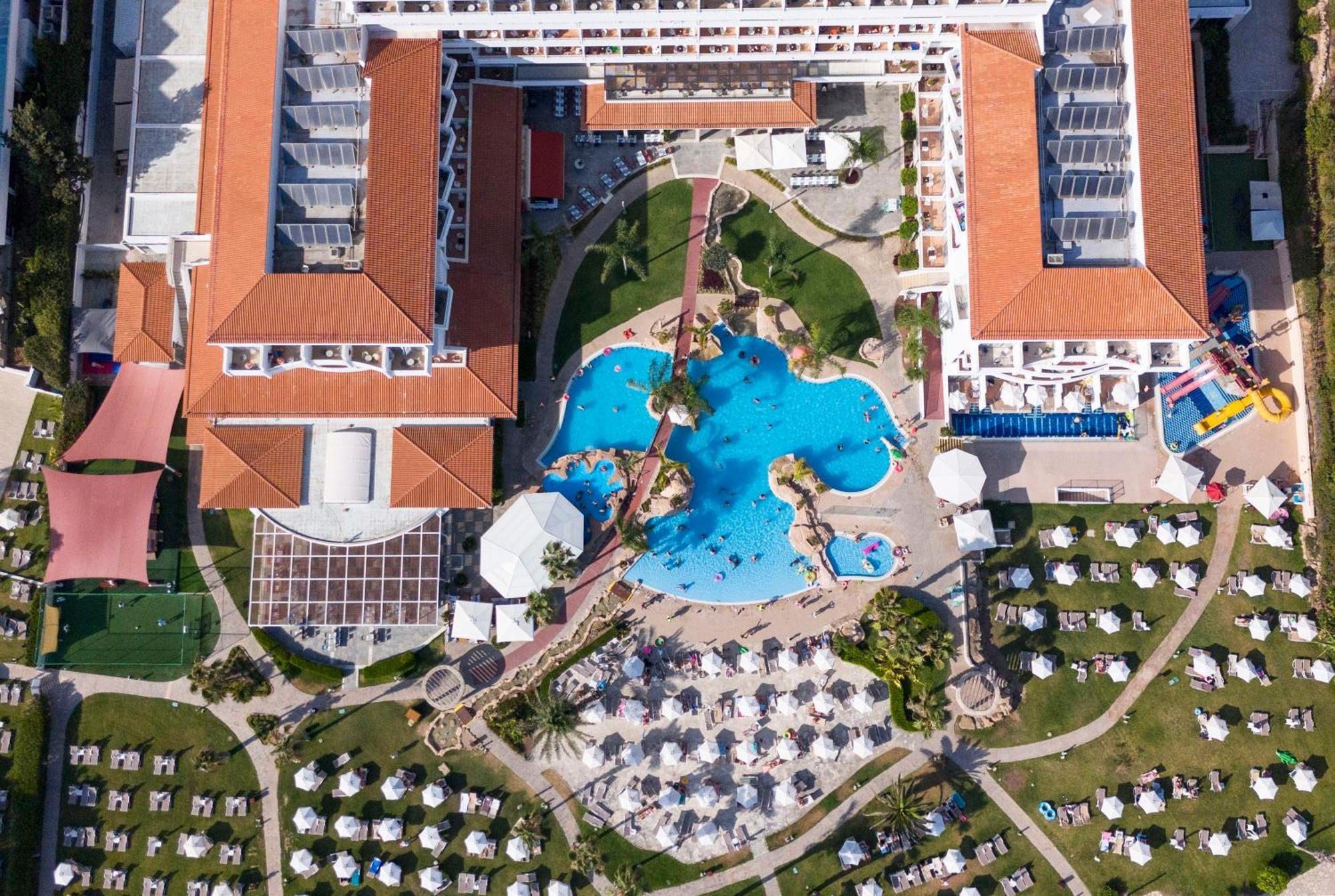 Hotel Leonardo Cypria Bay 4*