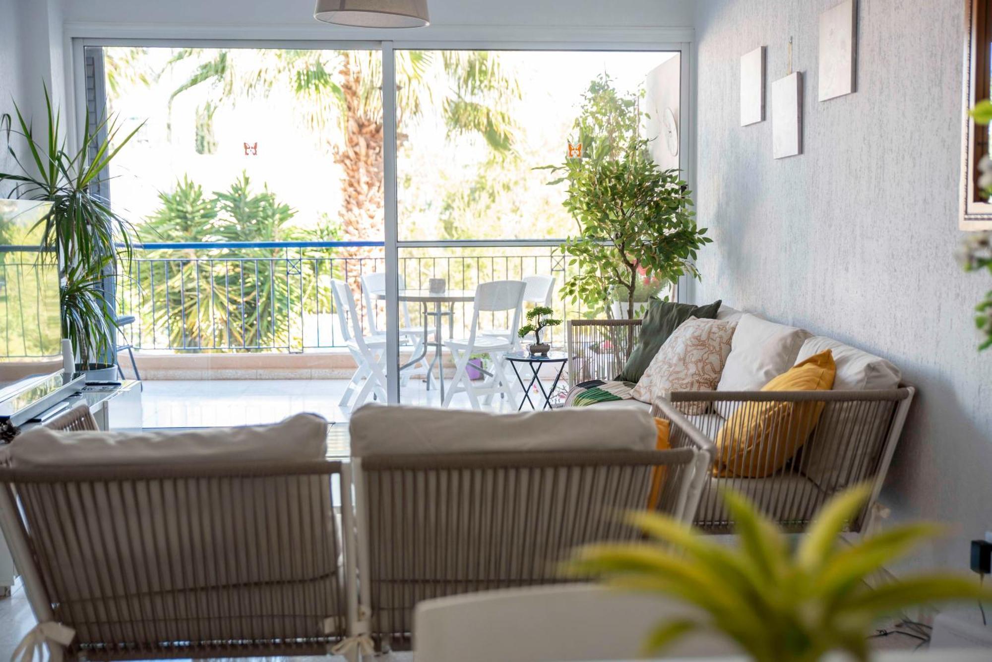 Paradise Gardens Pool View Apartment *