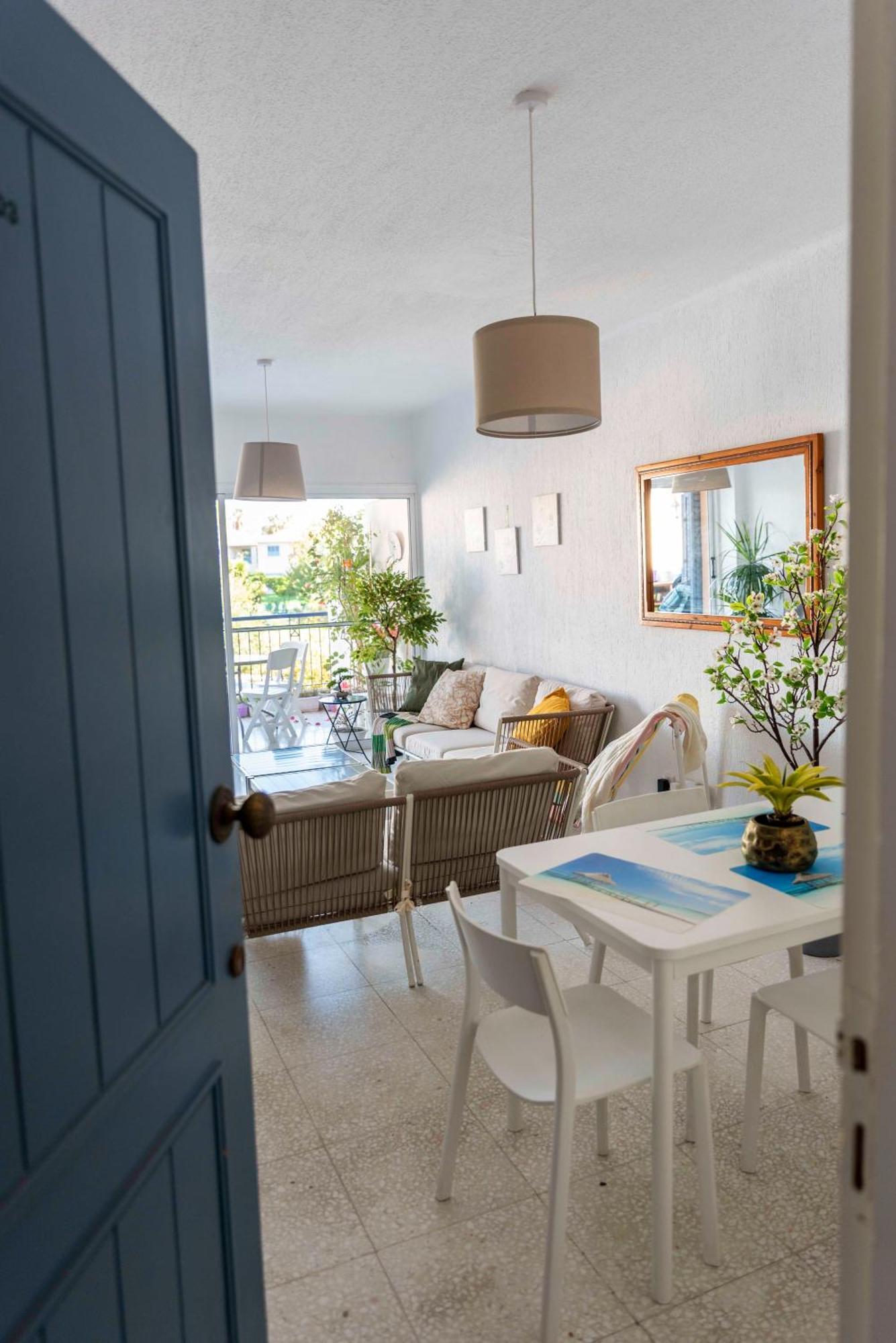 Paradise Gardens Pool View Apartment