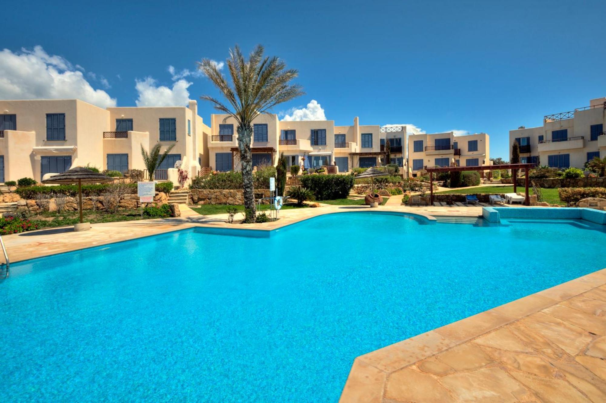 Apollo 63 * Paphos