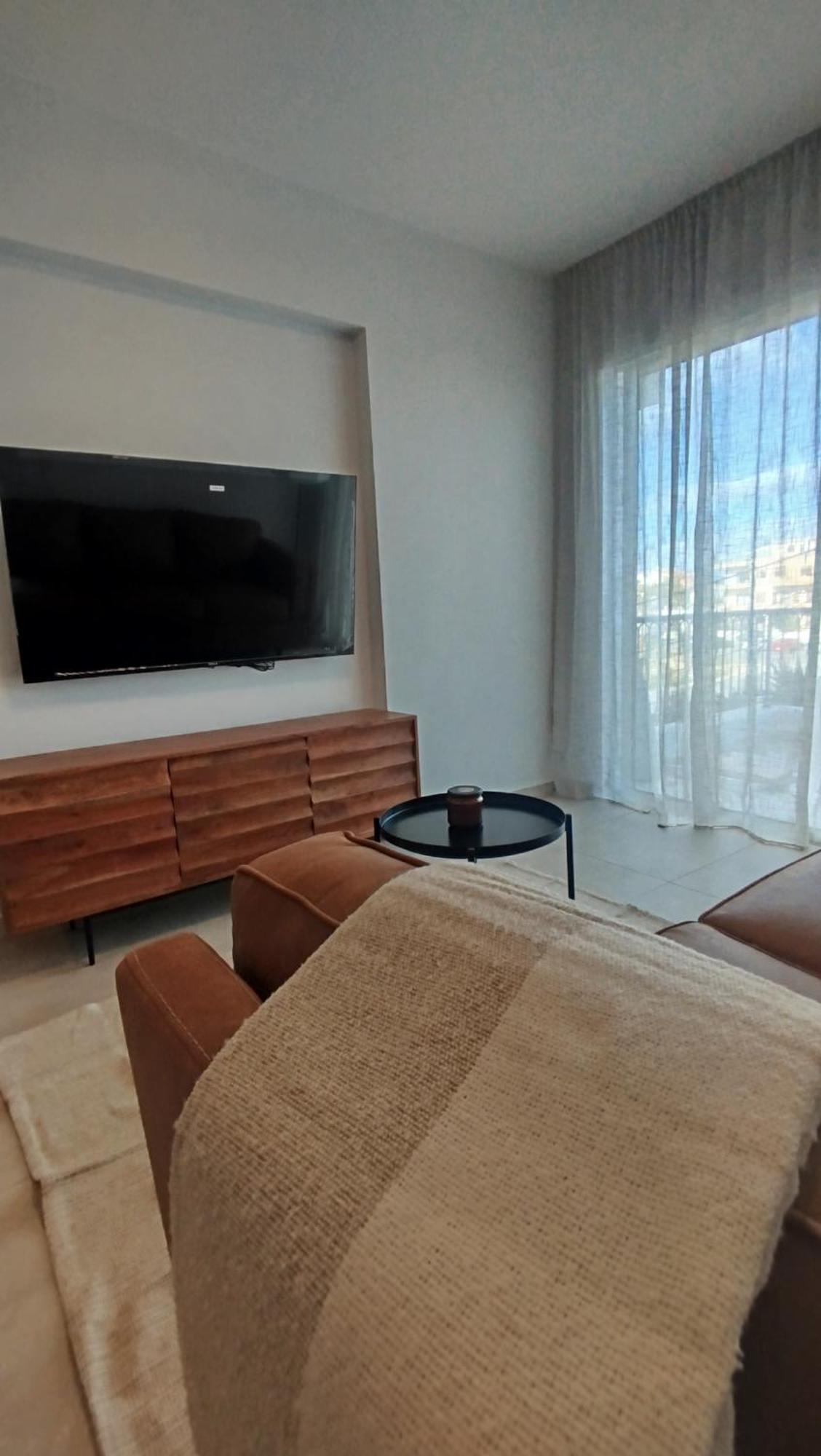 One Bedroom Apartment
