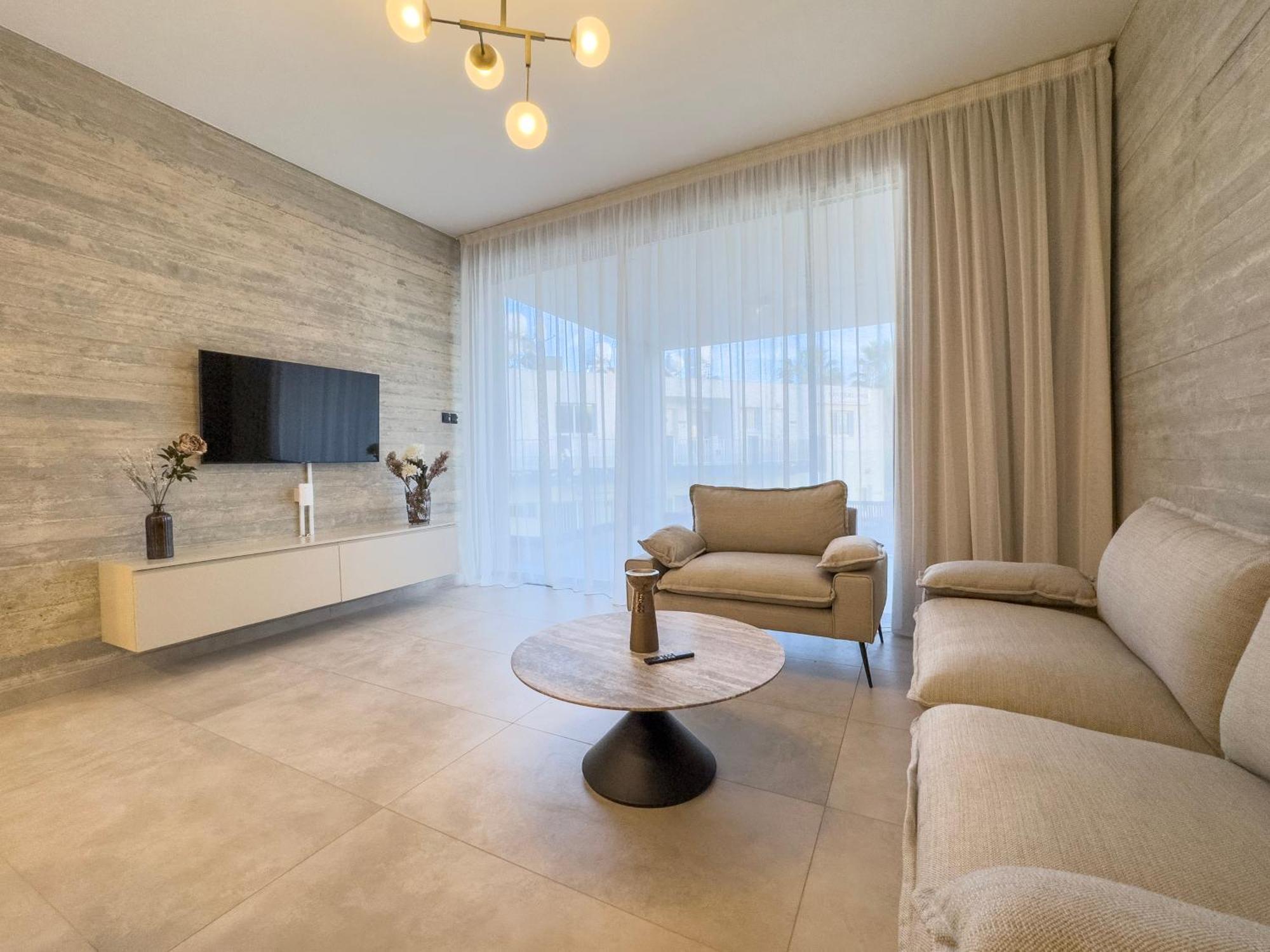 Malberry Park 104 - Modern 2 Bedroom With Pool, Gym, Jaccuzi Apartment