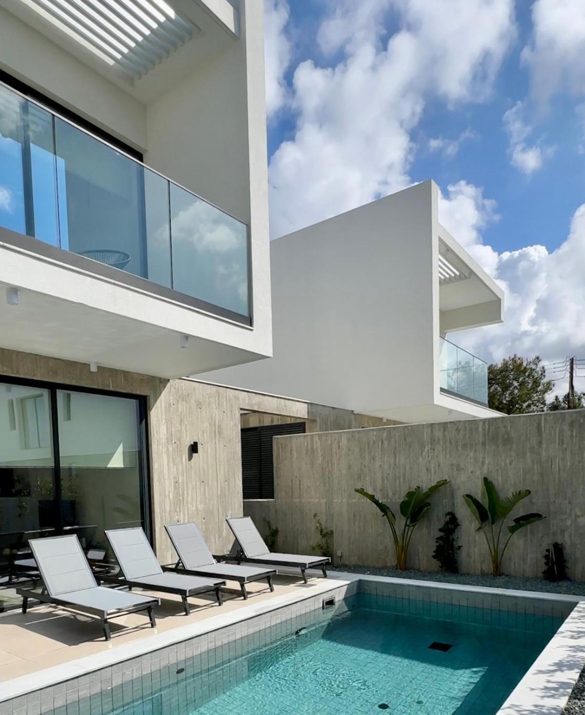 Villa Elysian Blue 2 *