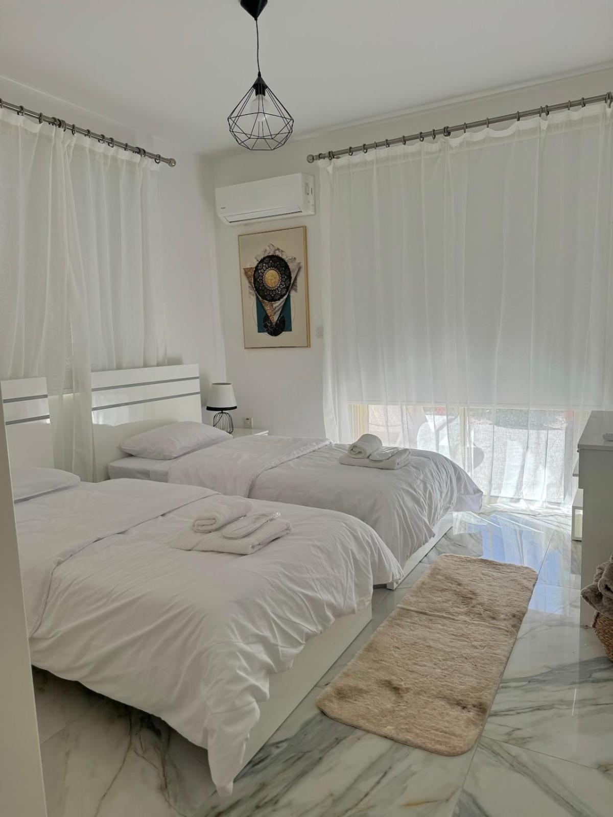 Azure Apartment *