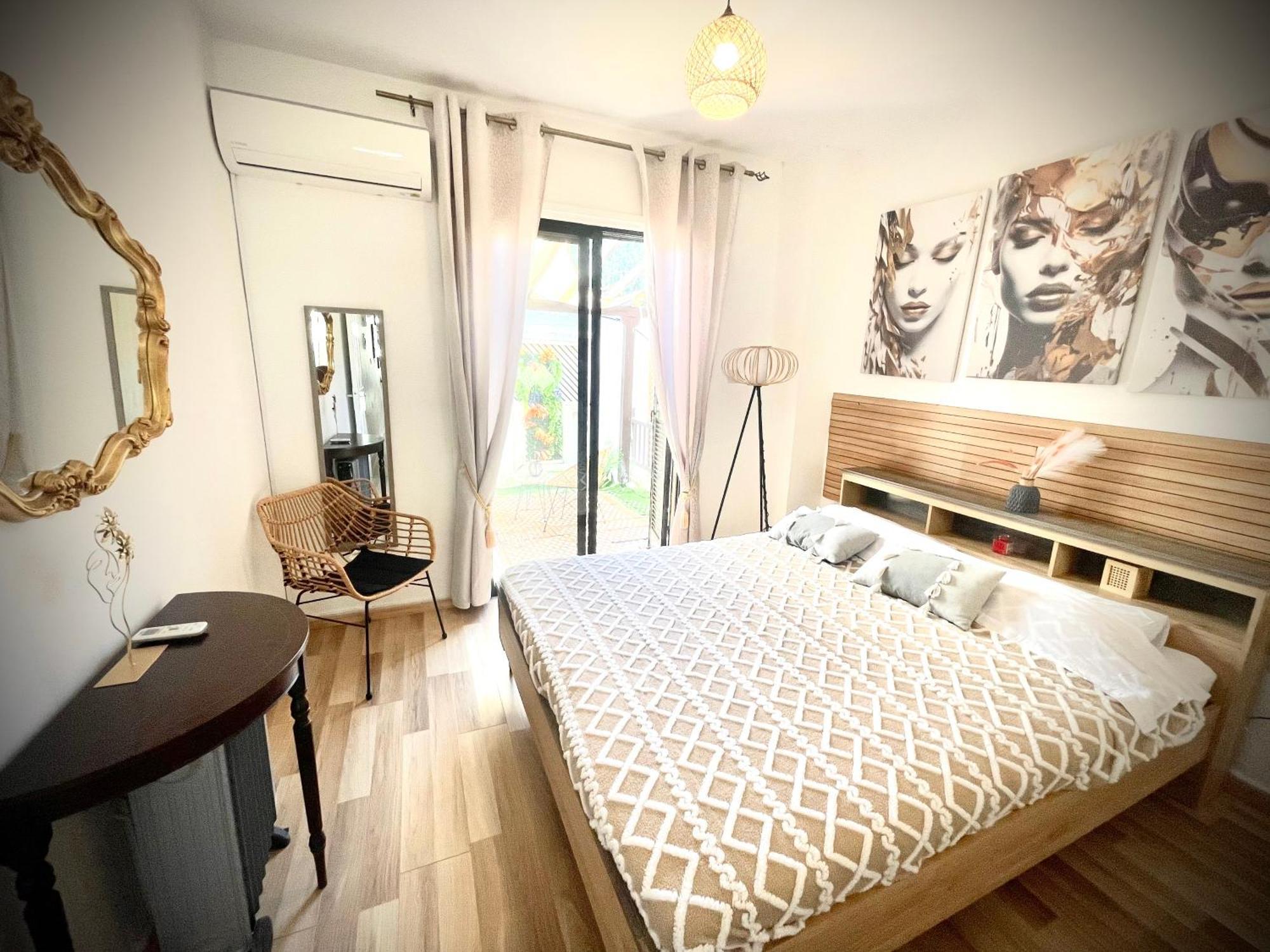 Ibiscus Apt With Pool, Walk To Beach, Harbour,Kato Paphos *