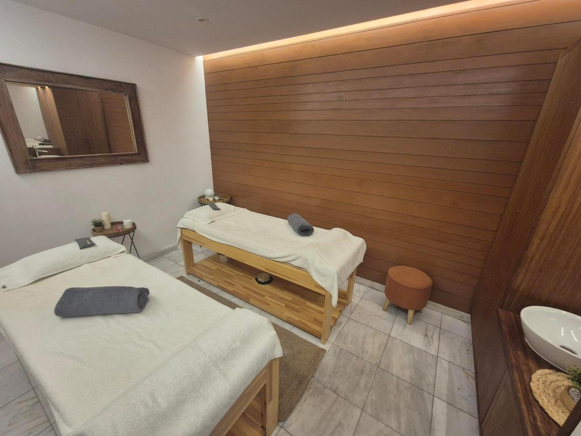Luxurious Five Star Amenities * Paphos