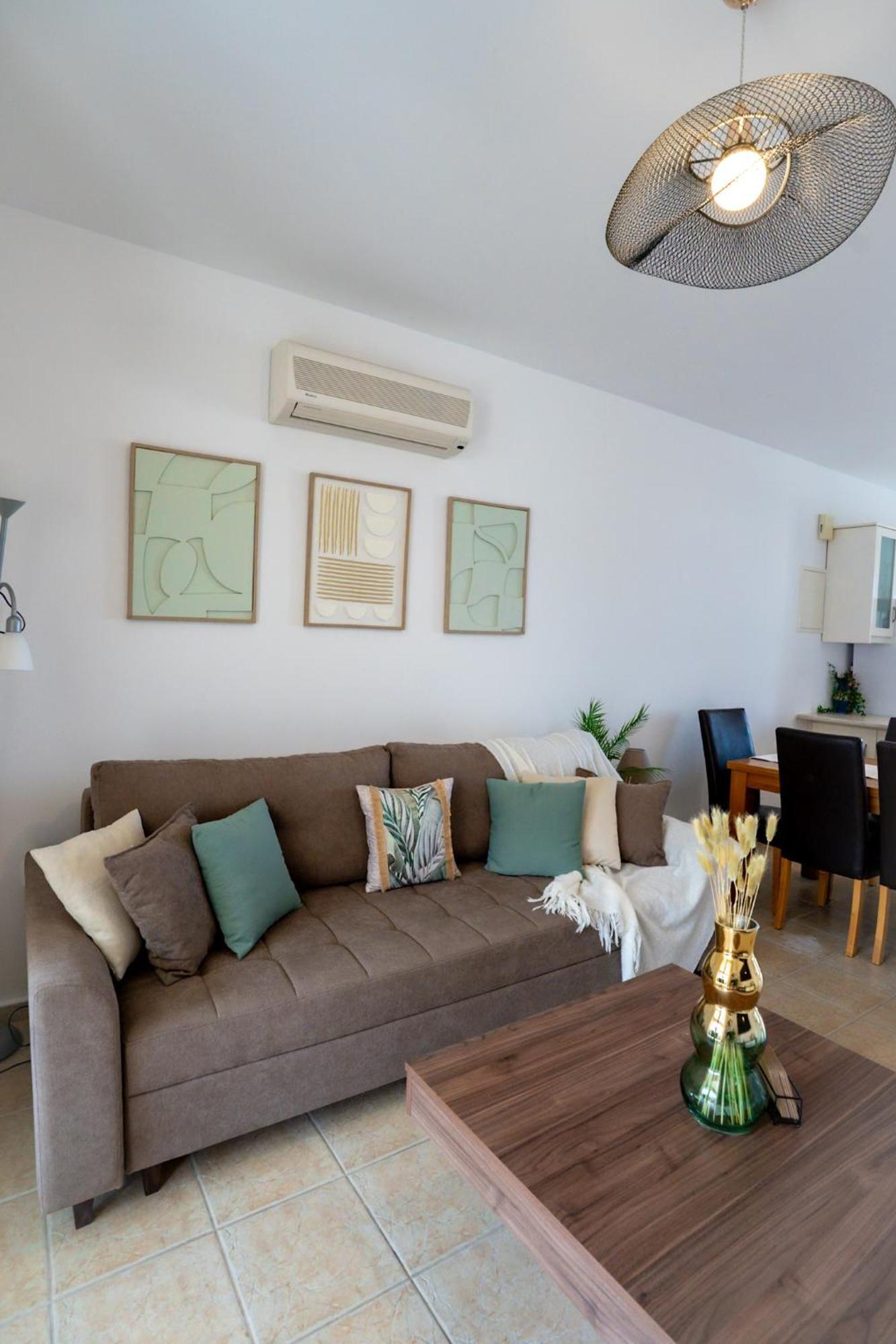 Anna's Place 2b, Paphos, Pool Apartment Paphos