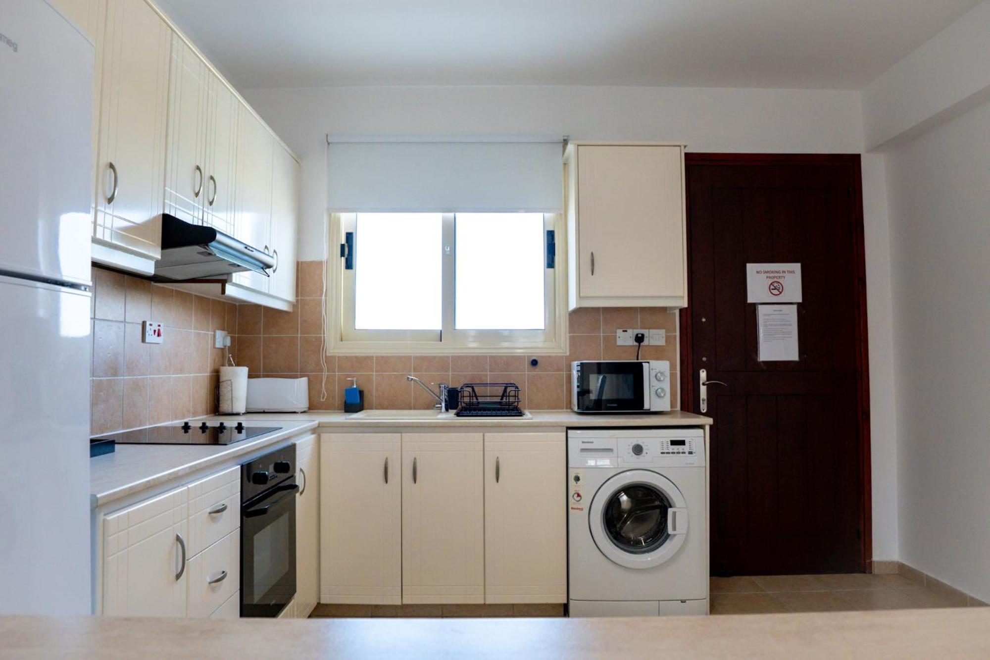 Anna's Place 2b, Paphos, Pool Apartment